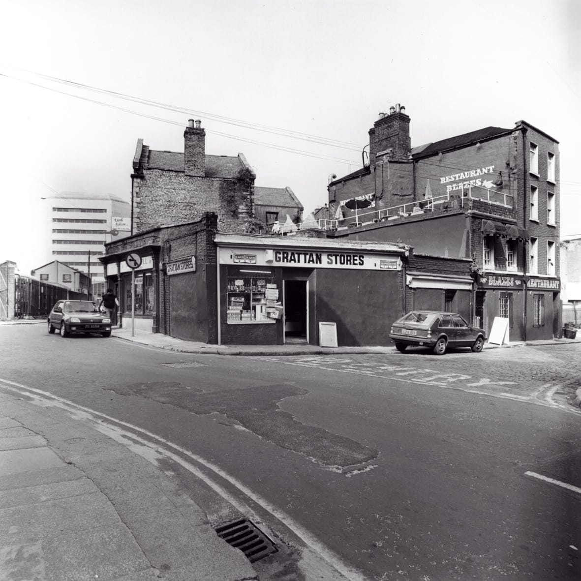 Black and while photograph at Essex gate looking towards civic offices, Temple bar.